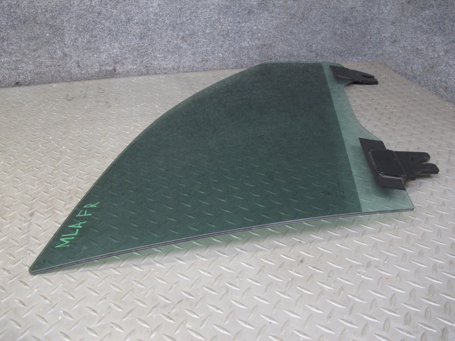 2017-2020 Maserati Levante M161 Front Right Door Glass Window