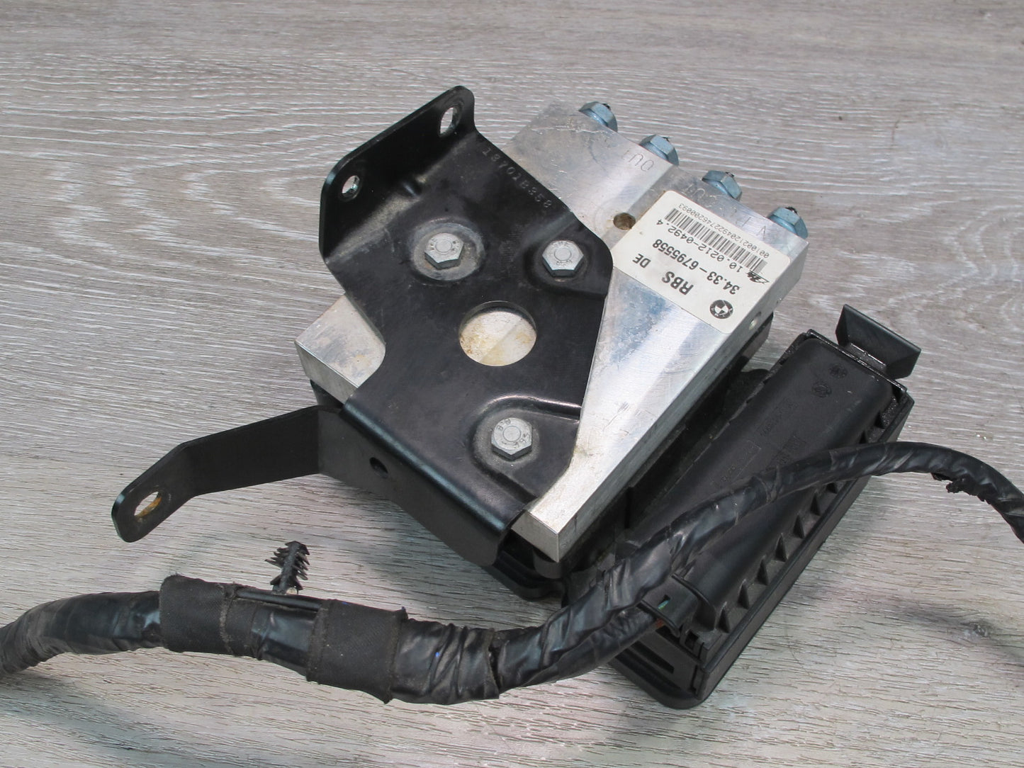 2010-2011 BMW E72 X6 Hybrid ABS SBA Hydraulic Control Module Unit 6795558