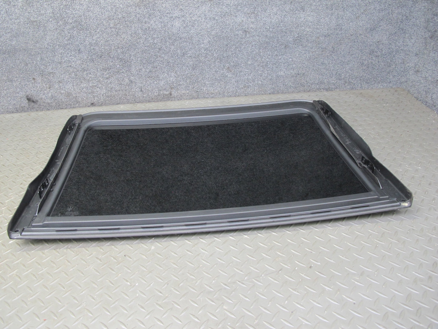 2017-2022 Maserati Levante M161 Front Sunroof Glass Window Panel 6114134