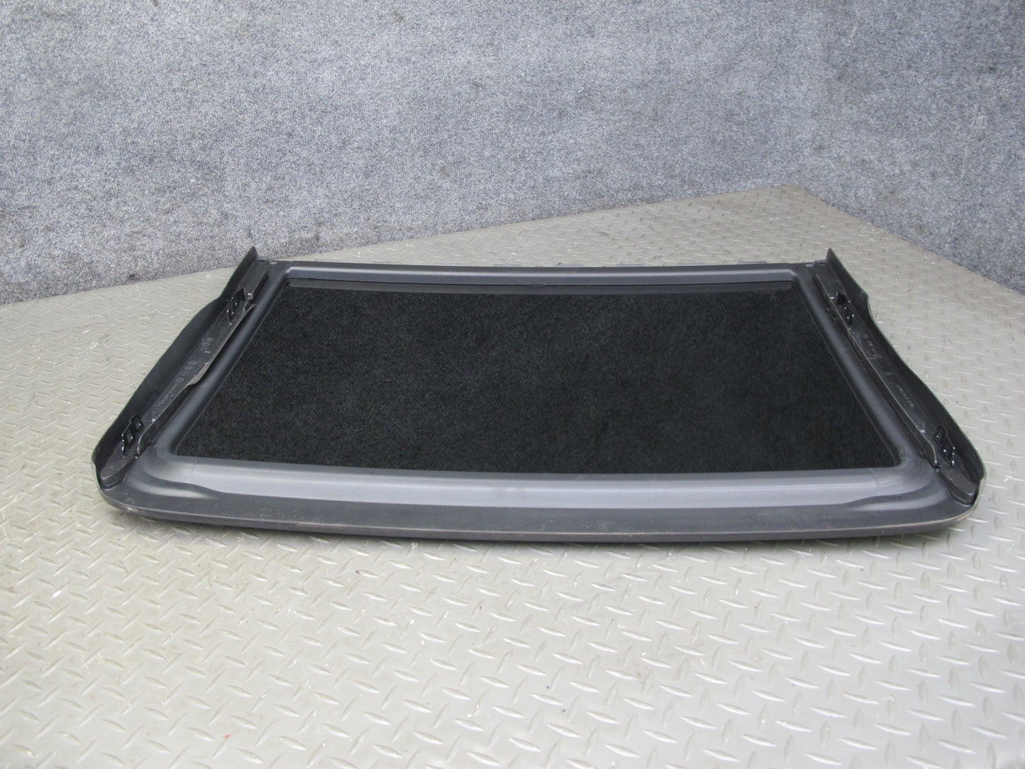 2017-2022 Maserati Levante M161 Front Sunroof Glass Window Panel 6114134