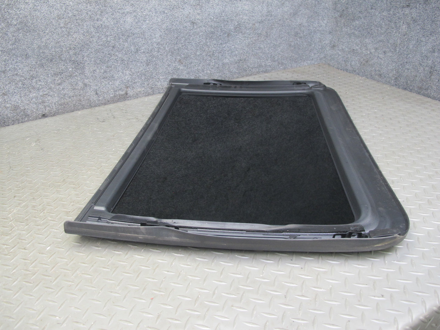 2017-2022 Maserati Levante M161 Front Sunroof Glass Window Panel 6114134
