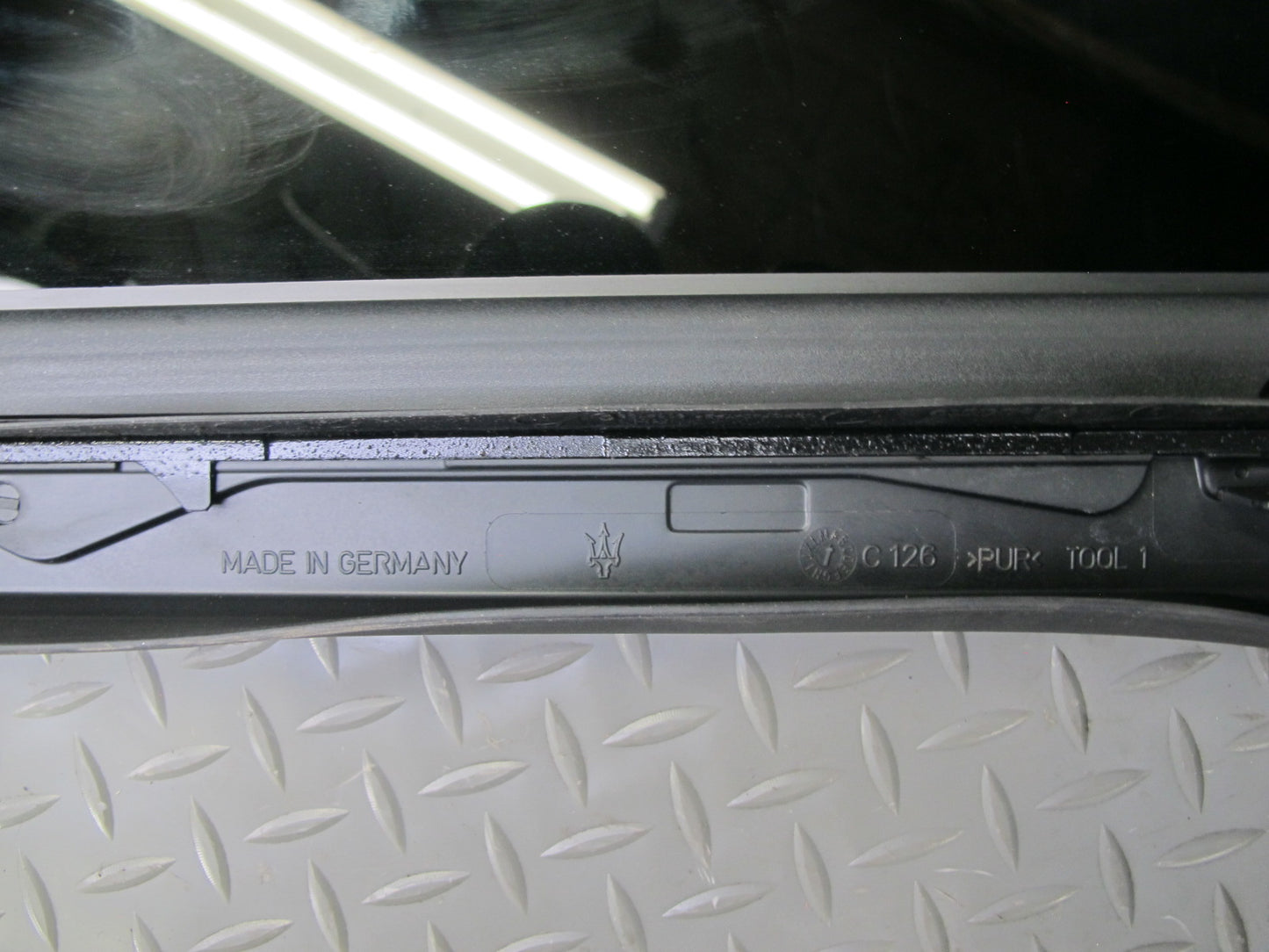 2017-2022 Maserati Levante M161 Front Sunroof Glass Window Panel 6114134