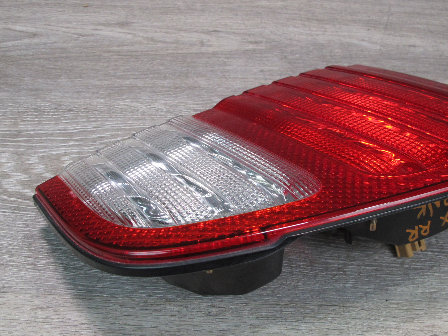 1998-2006 Lexus UZJ100L LX470 Rear Right Passenger Side Outer Tail Light Lamp