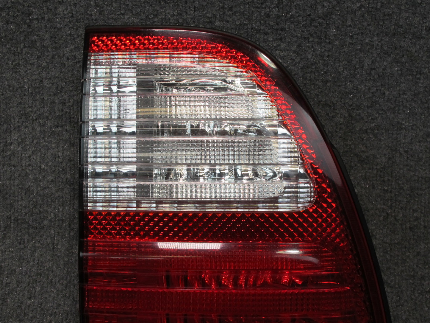 1998-2006 Lexus UZJ100L LX470 Rear Left Driver Side Inner Tail Light Lamp