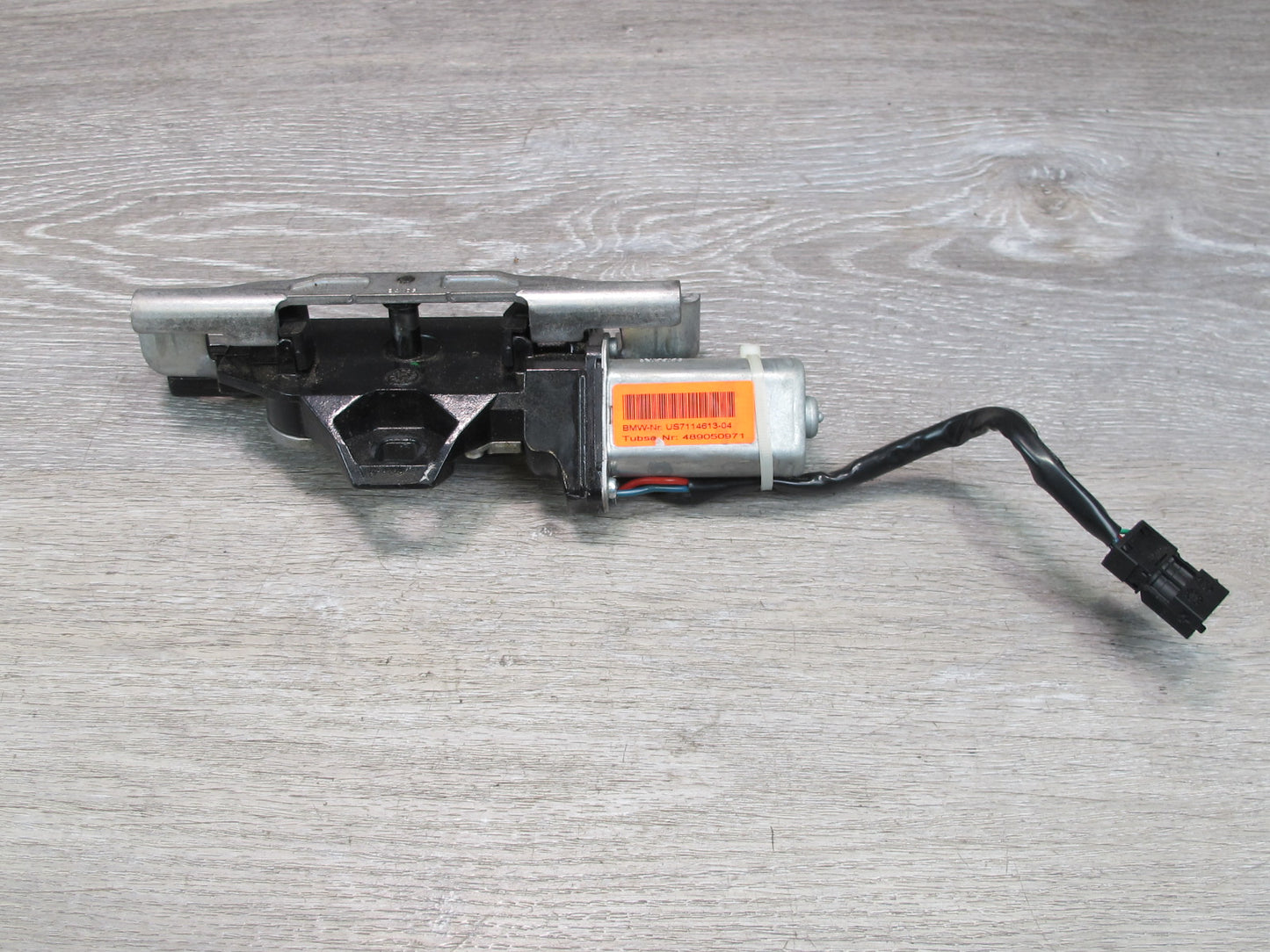 2008-2014 BMW E71 E72 X6 Rear Trunk Lid Power Lock Drive Motor Mechanism 7114613