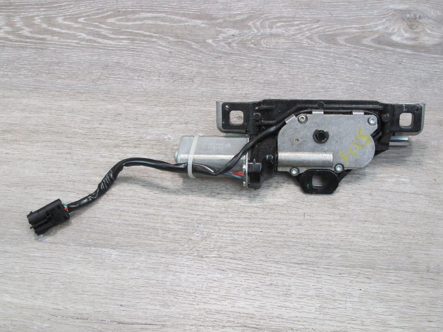 2008-2014 BMW E71 E72 X6 Rear Trunk Lid Power Lock Drive Motor Mechanism 7114613