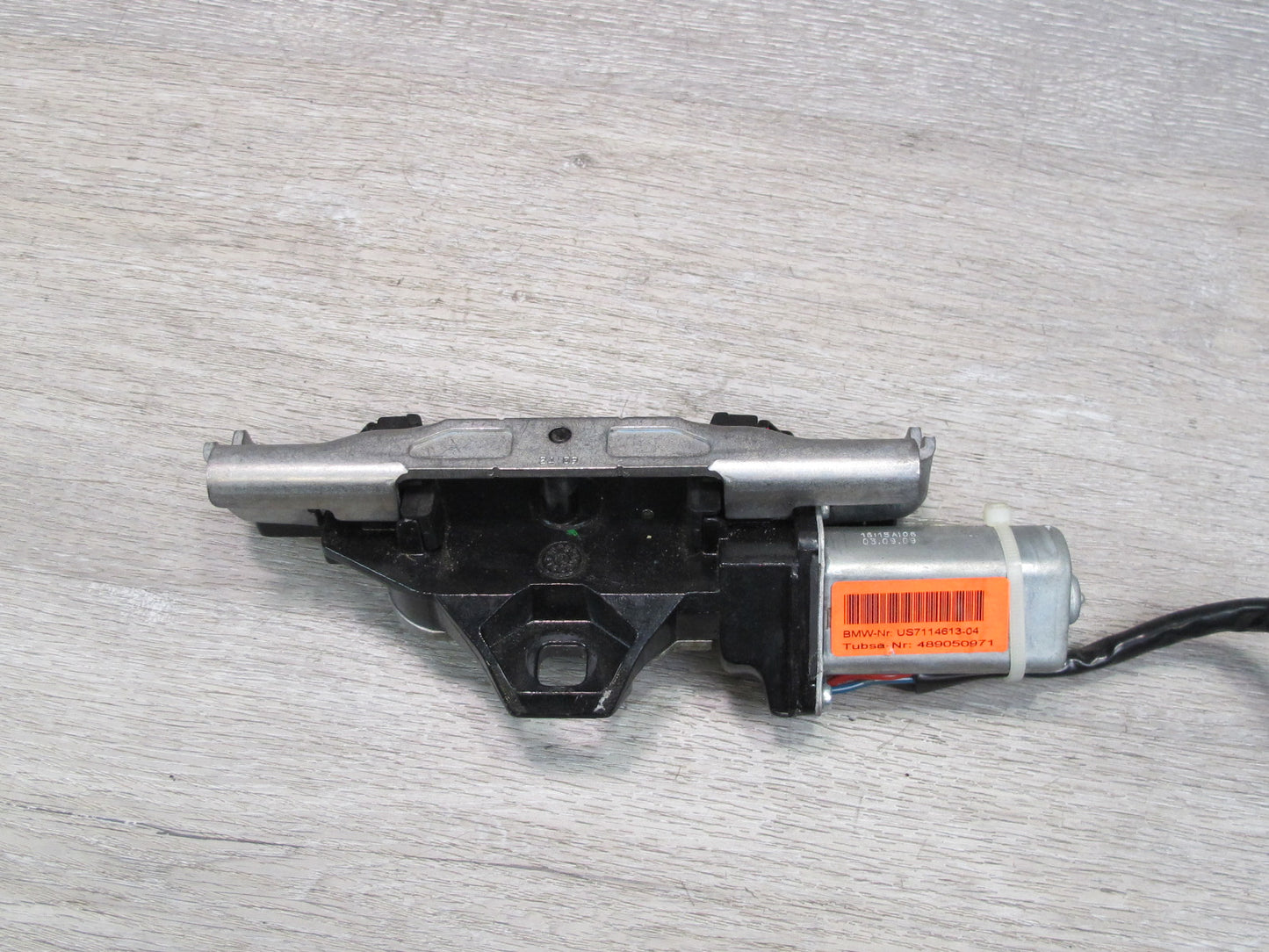 2008-2014 BMW E71 E72 X6 Rear Trunk Lid Power Lock Drive Motor Mechanism 7114613