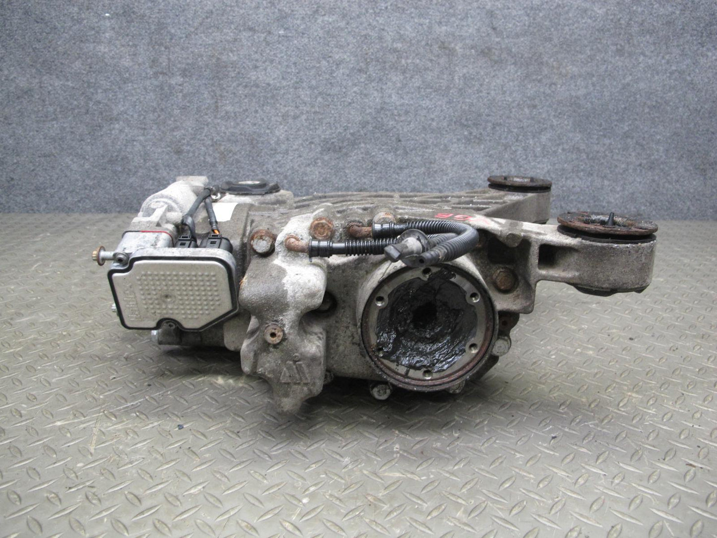 12-13 VW Golf R MK6 AWD M/T Rear Haldex Differential Carrier 146K Miles OEM
