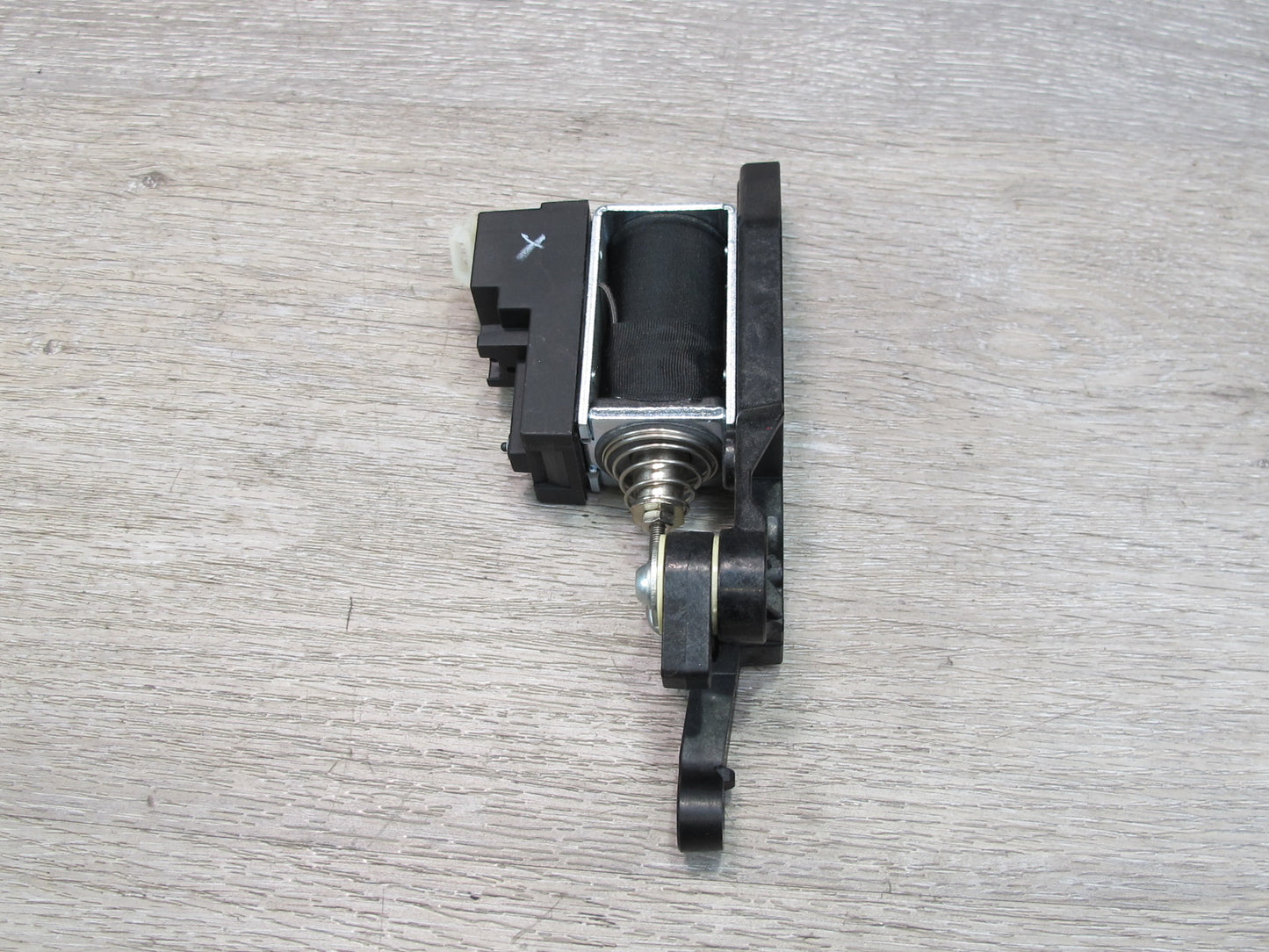 2008-2014 BMW E71 E72 X6 Glove Box Lock Latch