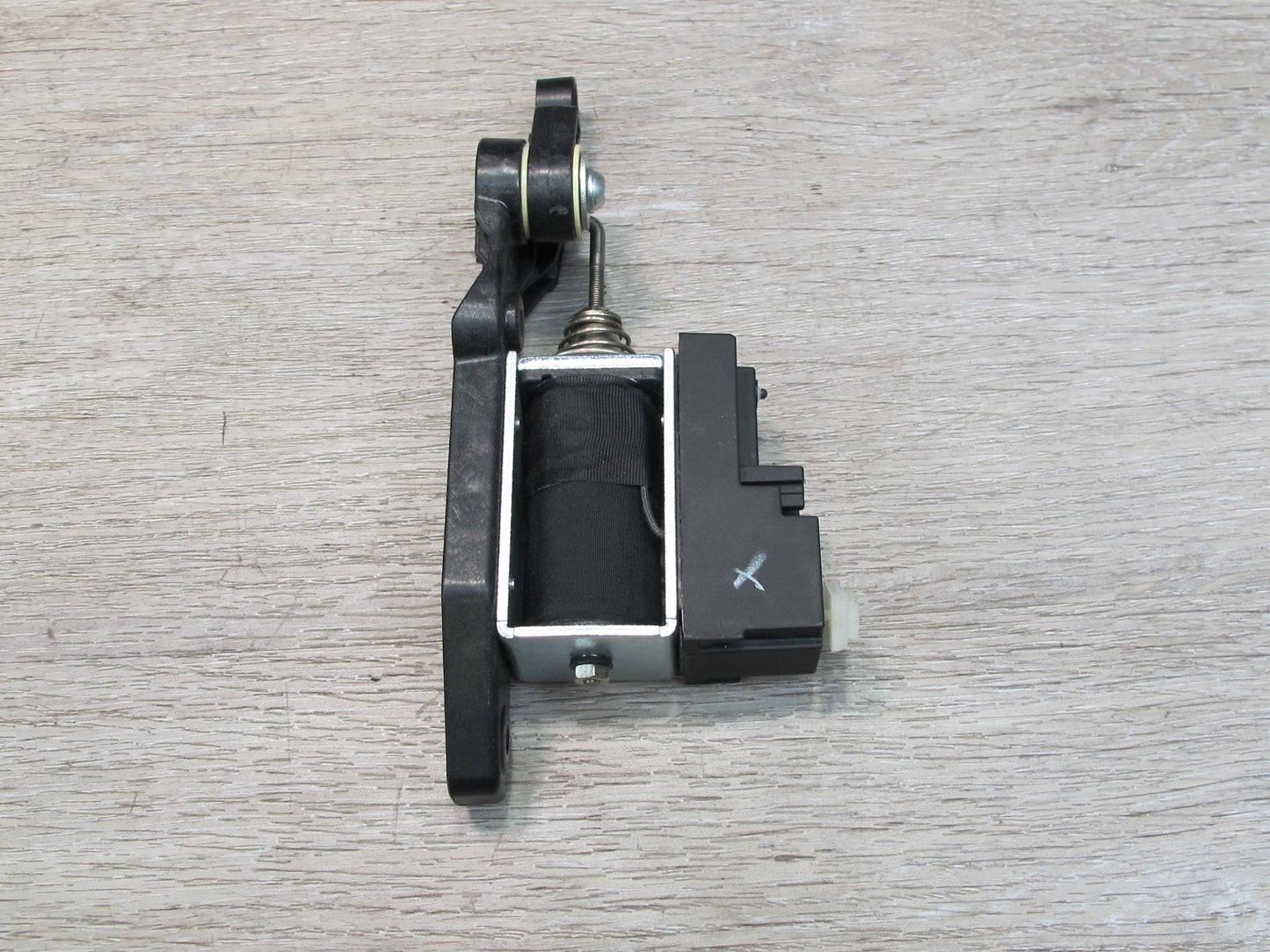 2008-2014 BMW E71 E72 X6 Glove Box Lock Latch