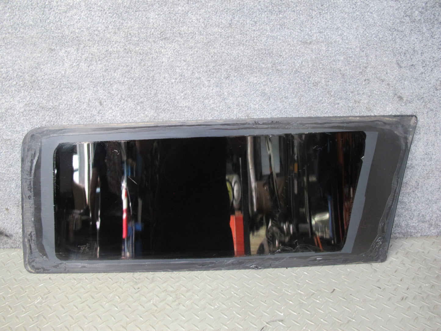 2003-2007 Hummer H2 Rear Left Driver Side Quarter Glass Window