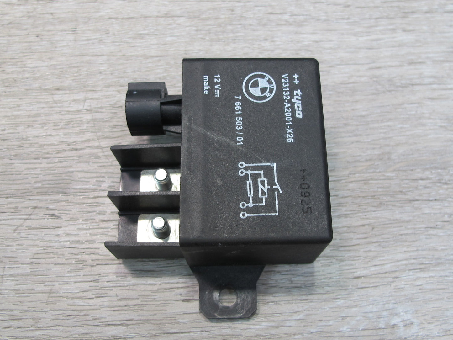 2008-2014 BMW E71 E72 X6 Engine Cooling Fan Relay Control Module 7661503