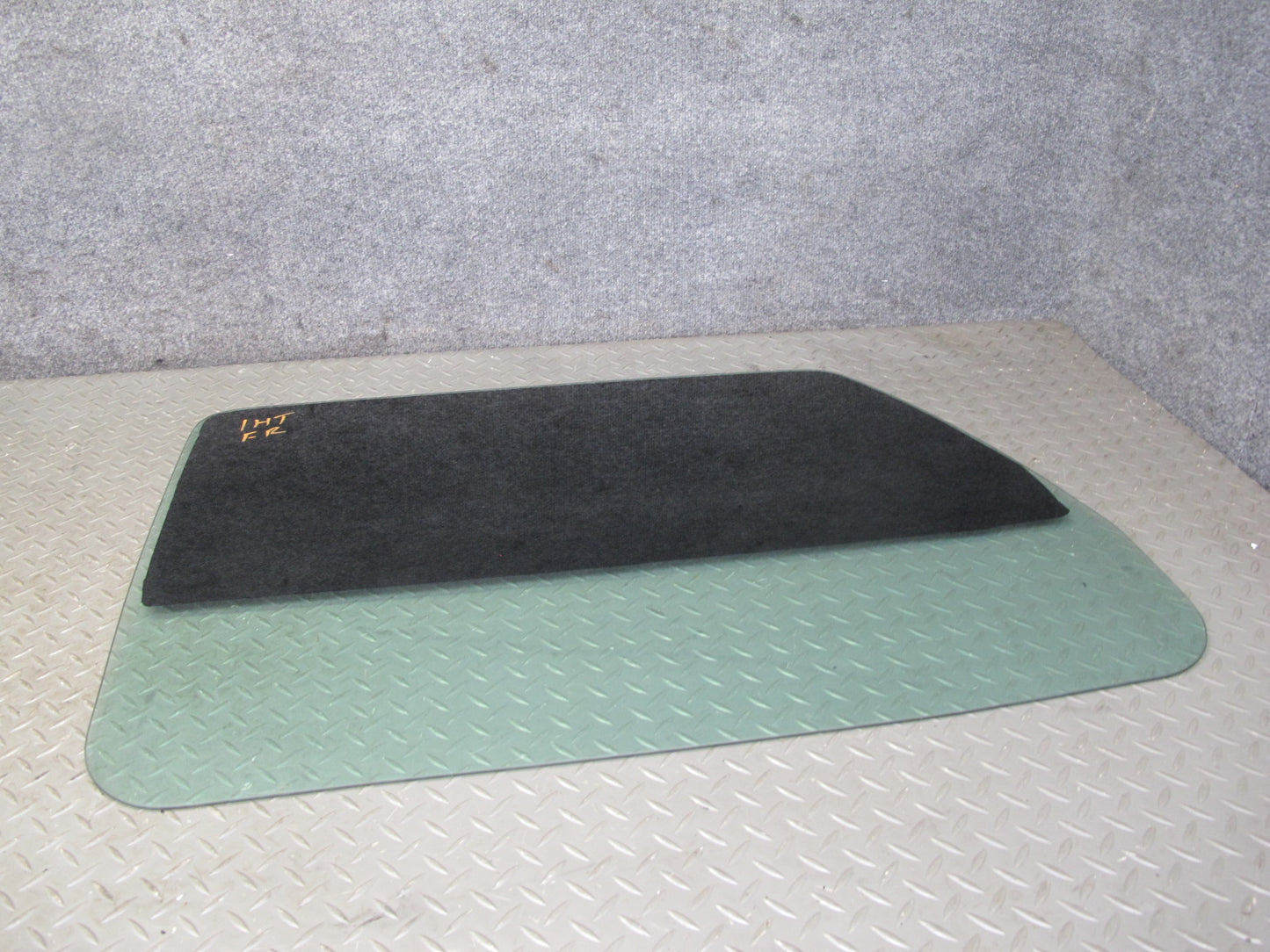 2003-2009 Hummer H2 Front Right Passenger Side Door Glass Window
