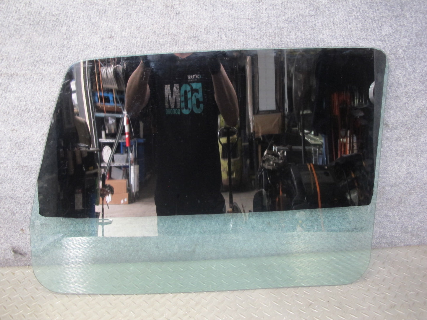 2003-2009 Hummer H2 Front Right Passenger Side Door Glass Window