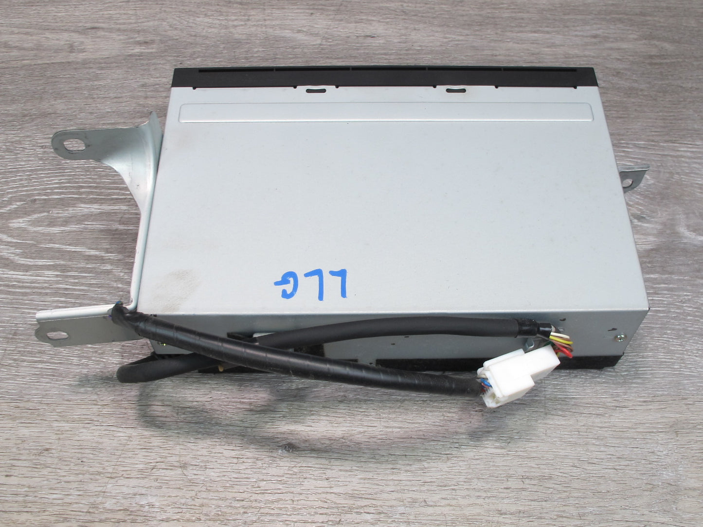 03-05 Lexus JZS160L GS430 GS300 CD Changer w Magazine 86270-30210 OEM