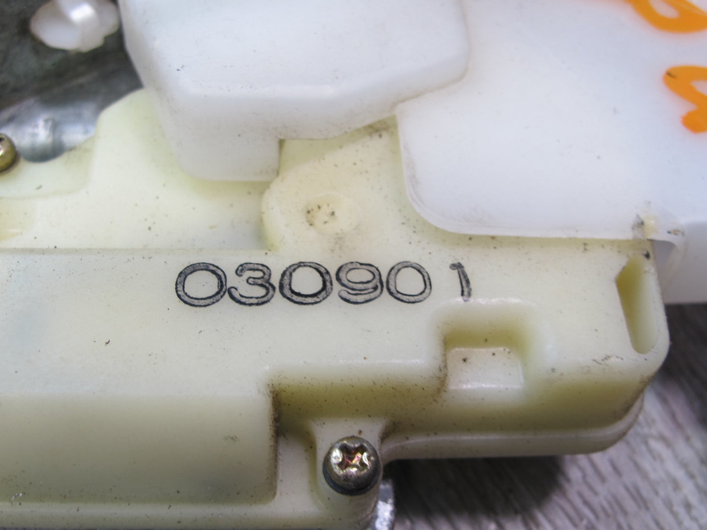 01-05 Lexus GS430 GS300 JZS160L Front Right Pass Door Lock Latch Actuator OEM