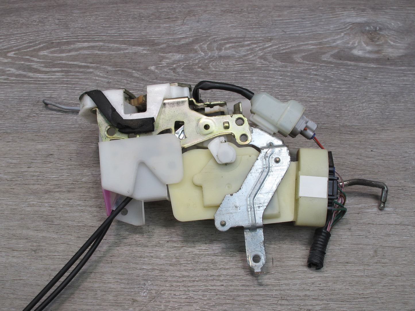 01-05 Lexus GS430 GS300 JZS160L Front Right Pass Door Lock Latch Actuator OEM