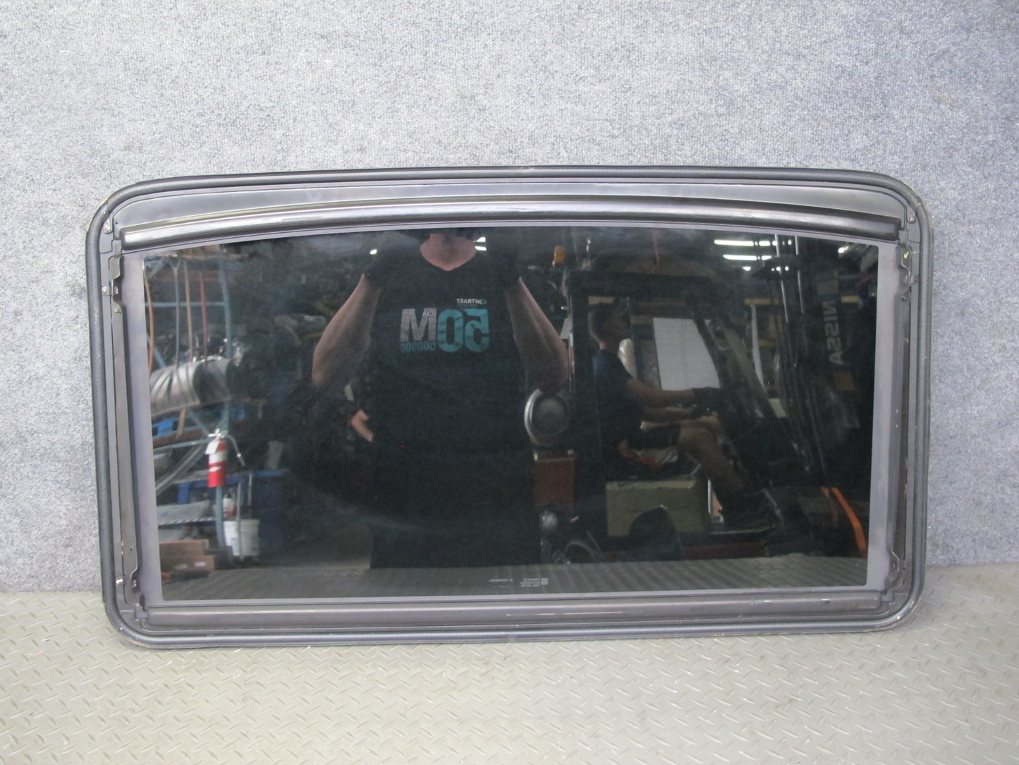 2003-2009 Hummer H2 Front Upper Sunroof Glass Window Panel
