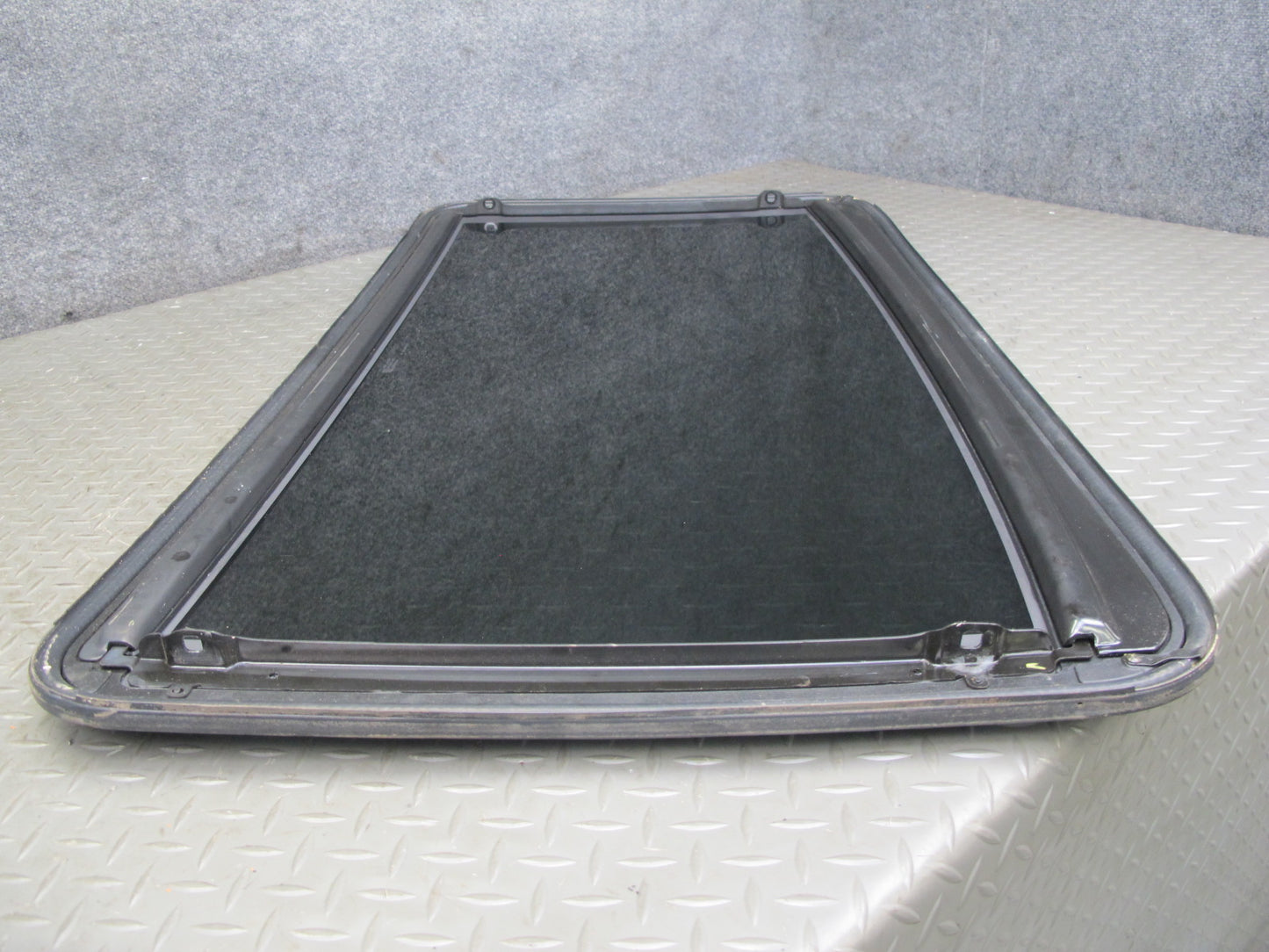 2003-2009 Hummer H2 Front Upper Sunroof Glass Window Panel