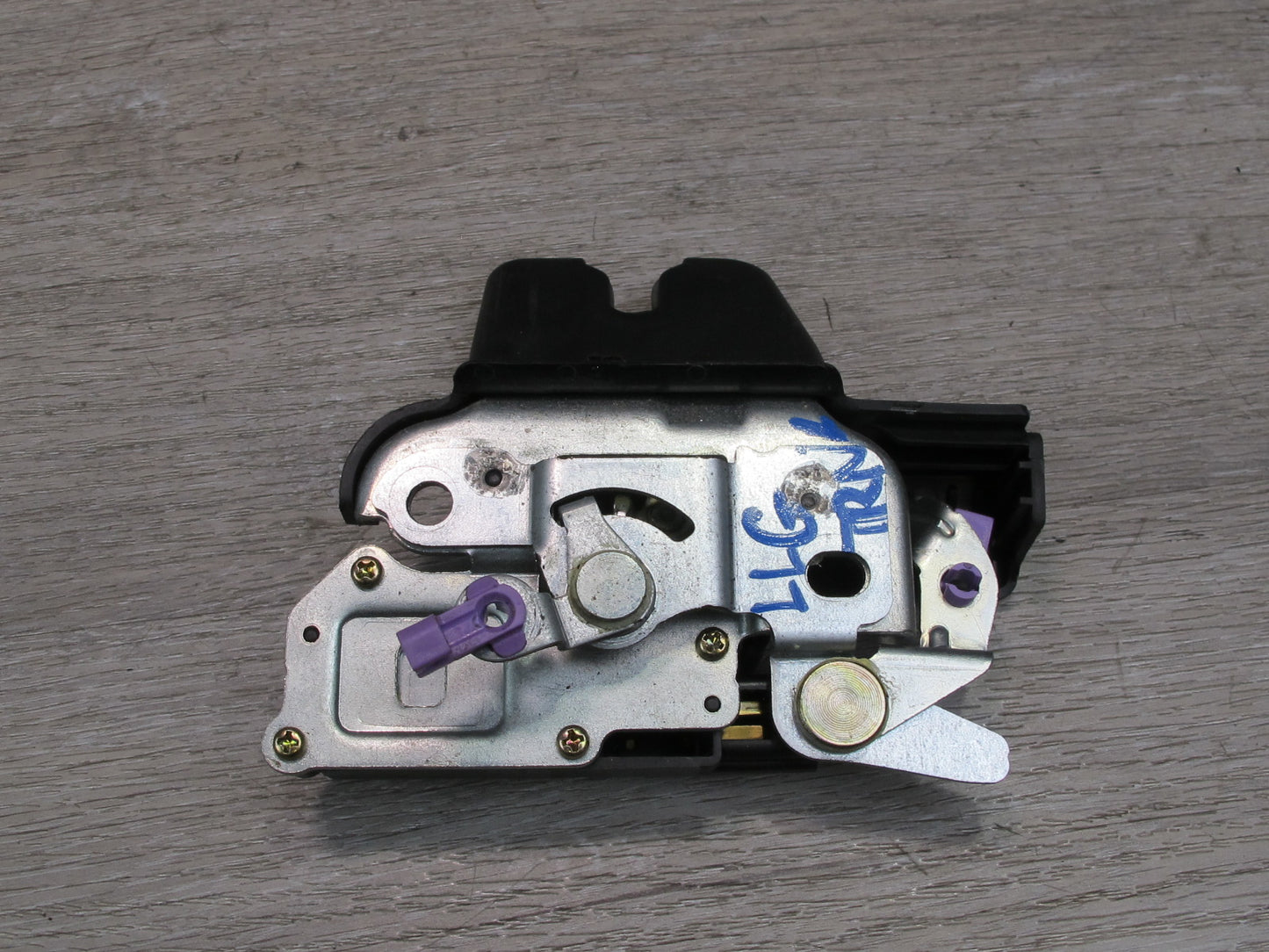 01-05 Lexus JZS160L GS430 GS300 Rear Trunk Lock Latch Actuator OEM