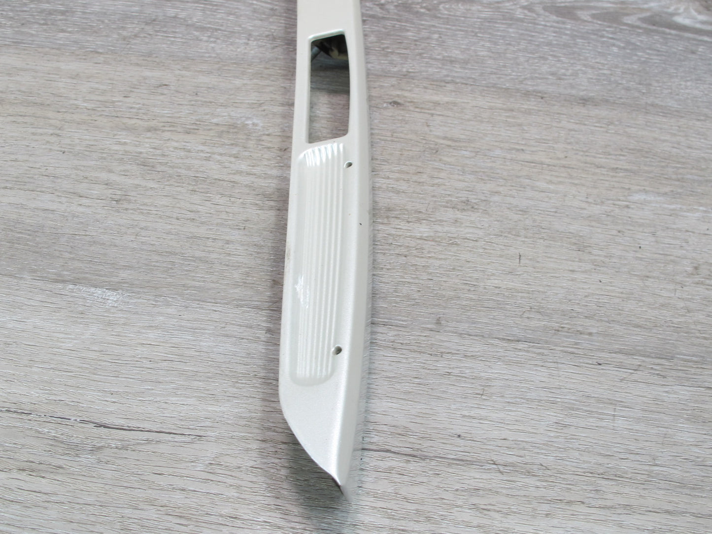 98-05 Lexus JZS160L GS400 GS430 GS300 Rear Trunk Lid License Plate Trim OEM