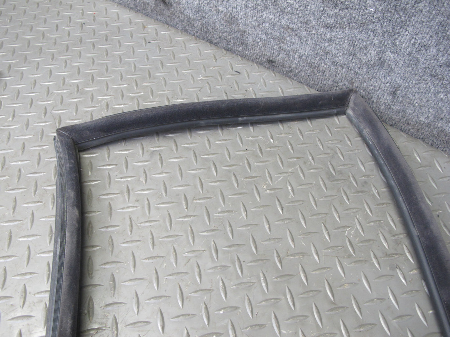 2001-2006 BMW E46 Coupe Rear Right Quarter Glass Window w Weatherstrip Seal
