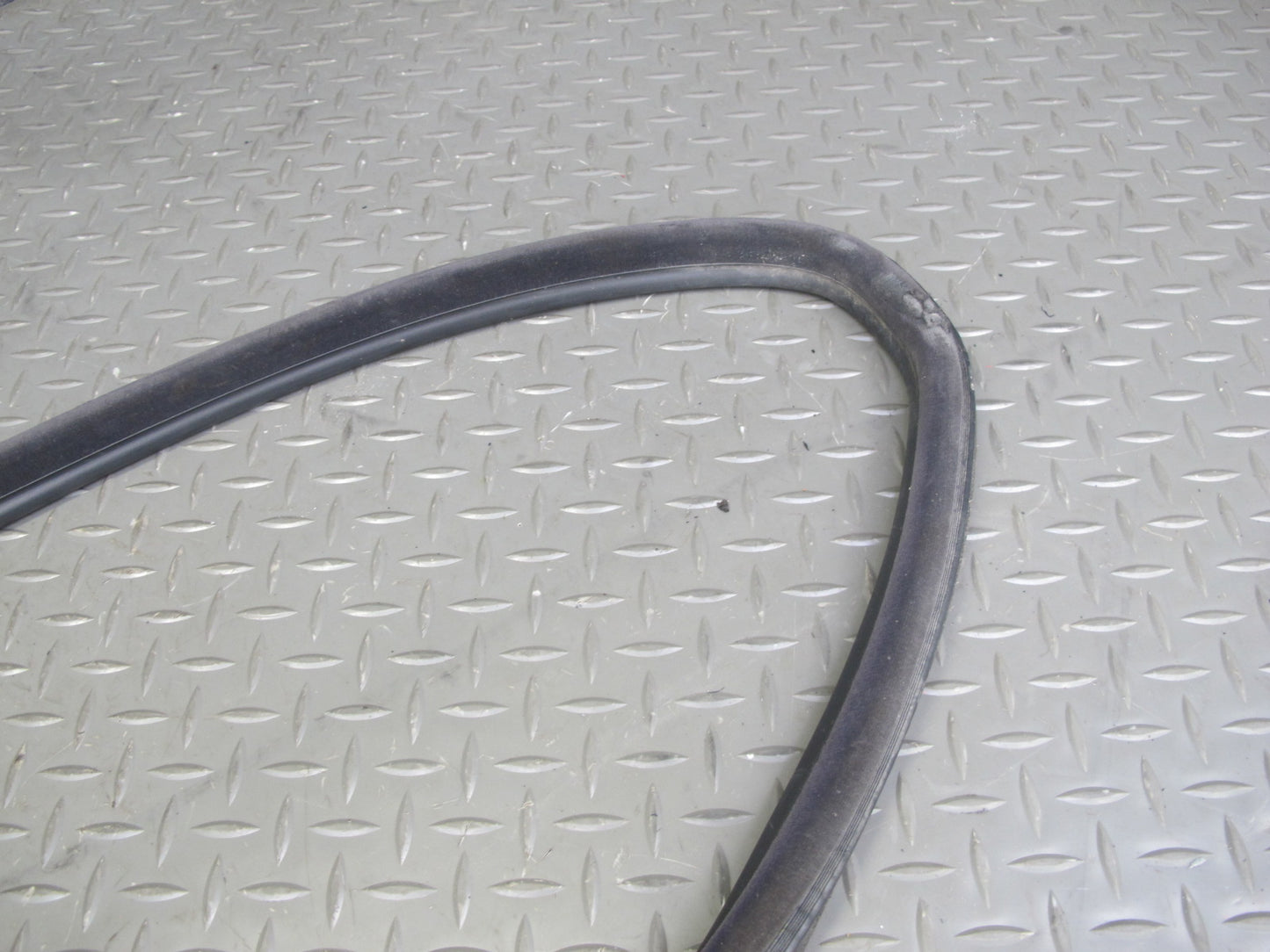 2001-2006 BMW E46 Coupe Rear Right Quarter Glass Window w Weatherstrip Seal