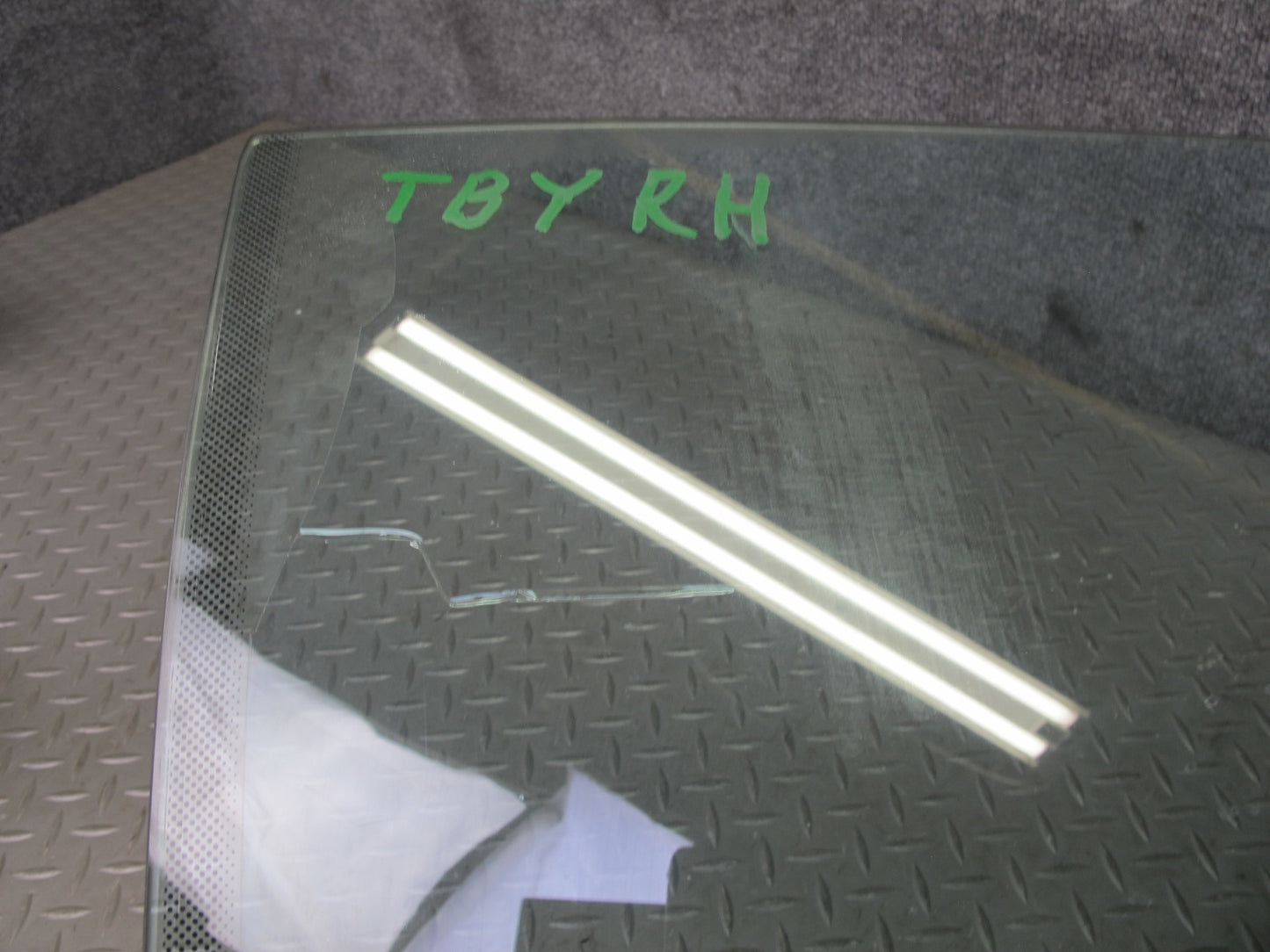 2001-2006 BMW E46 Coupe Right Door Glass Window