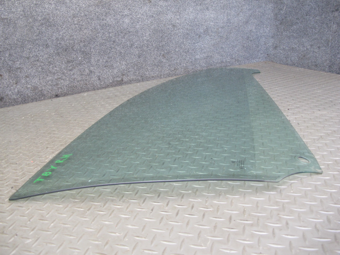 2001-2006 BMW E46 Coupe Right Door Glass Window