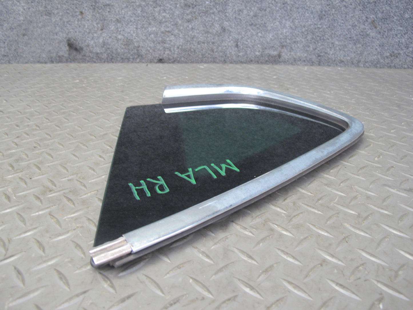 2017-2020 Maserati Levante M161 Rear Right Quarter Corner Glass Window