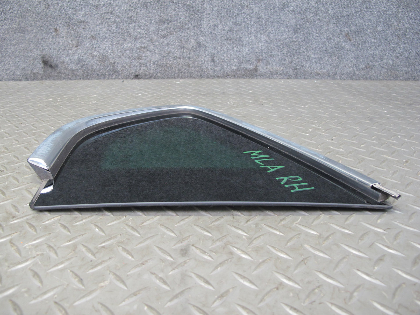 2017-2020 Maserati Levante M161 Rear Right Quarter Corner Glass Window
