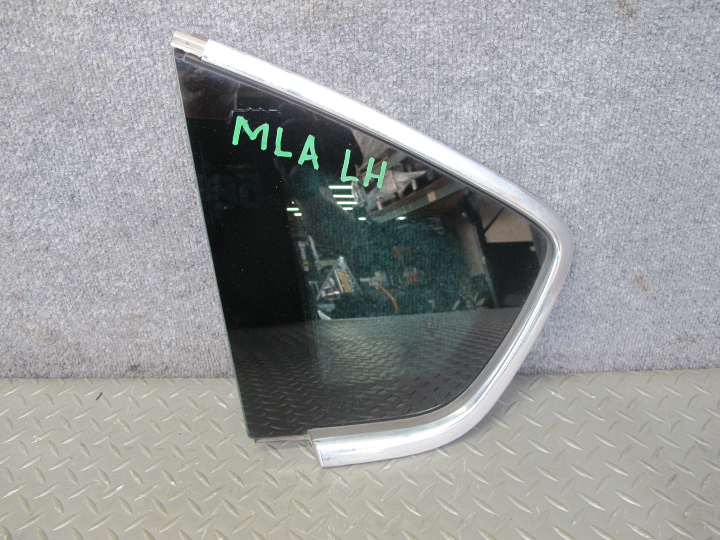 2017-2020 Maserati Levante M161 Rear Left Quarter Corner Glass Window