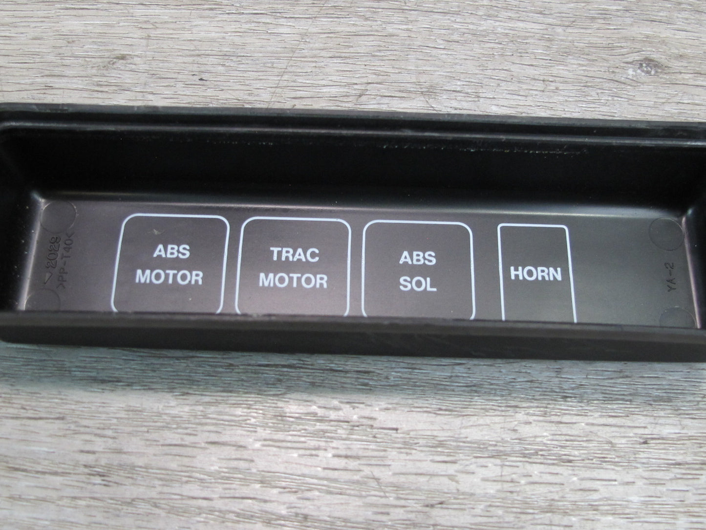 01-05 Lexus JZS160L GS300 GS430 Underhood Fuse Relay Box 3138XA1 OEM