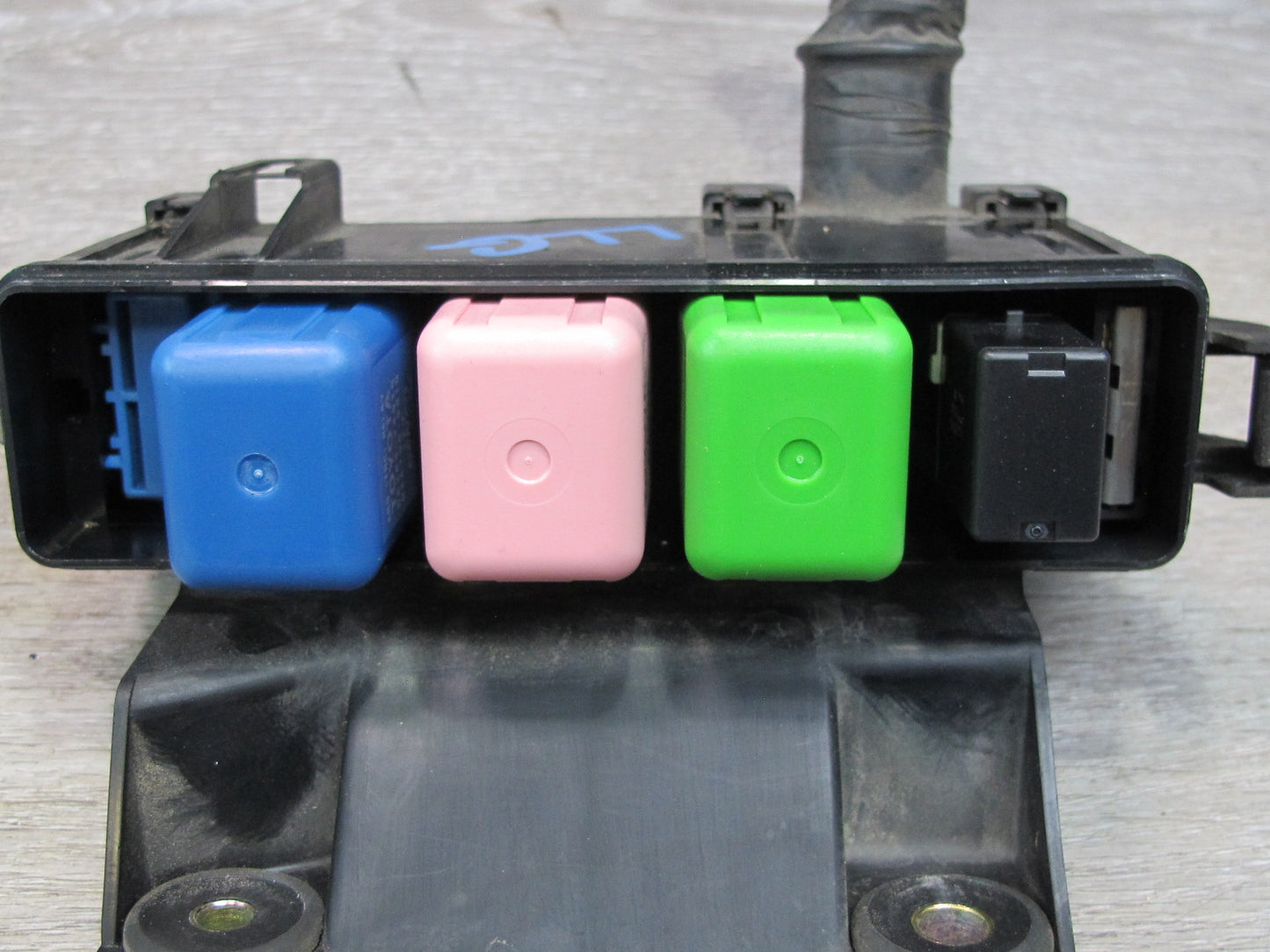 01-05 Lexus JZS160L GS300 GS430 Underhood Fuse Relay Box 3138XA1 OEM