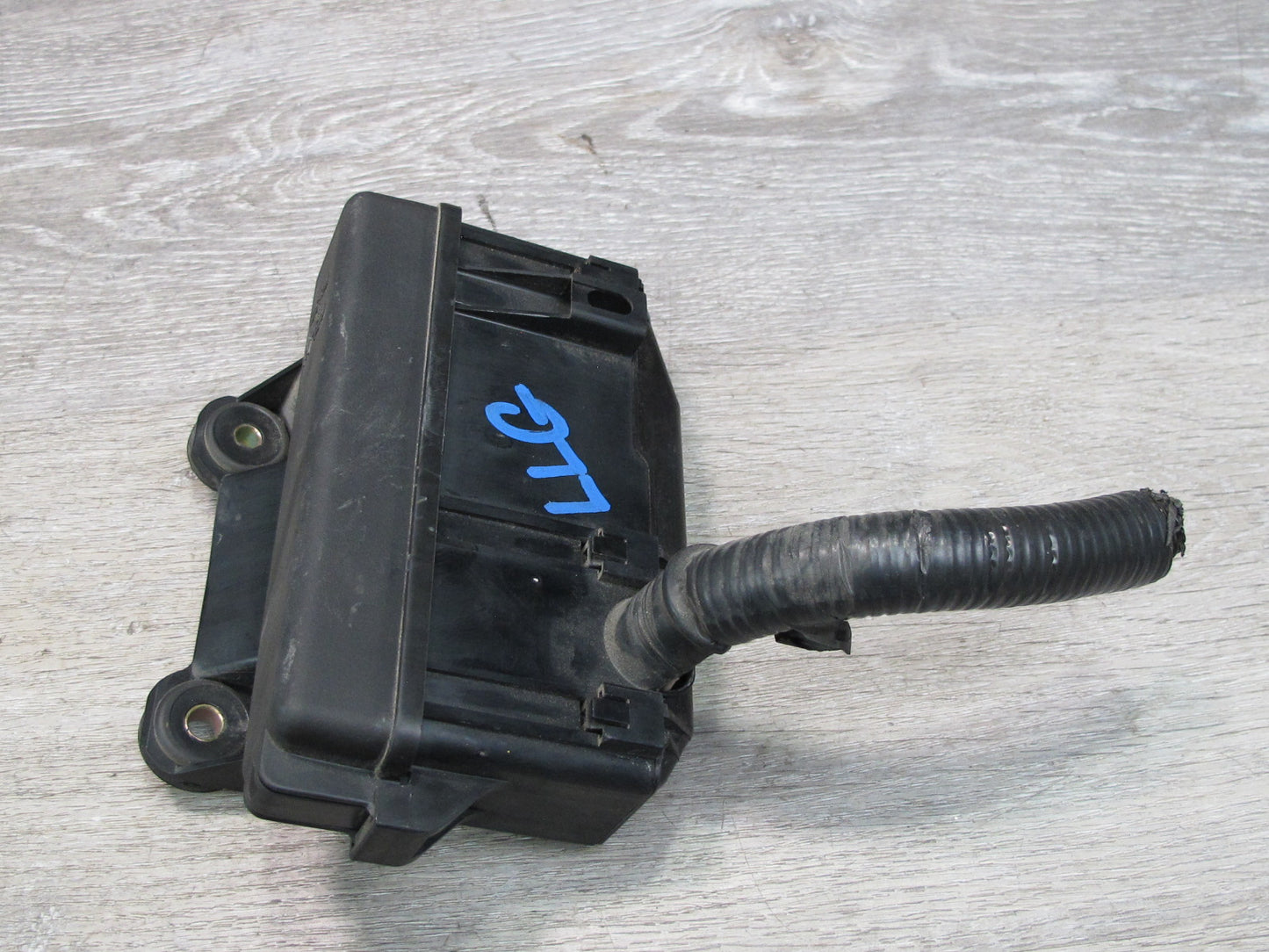 01-05 Lexus JZS160L GS300 GS430 Underhood Fuse Relay Box 3138XA1 OEM