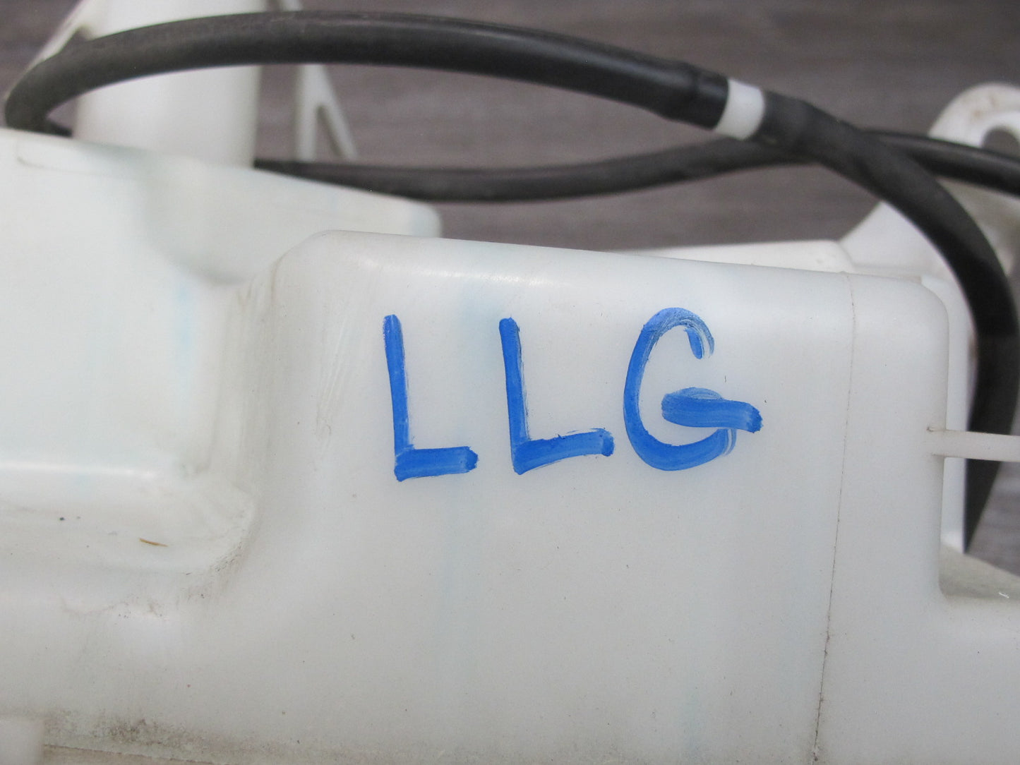 98-05 Lexus GS400 GS430 GS300 Windshield Washer Fluid Reservoir Tank w Pump OEM