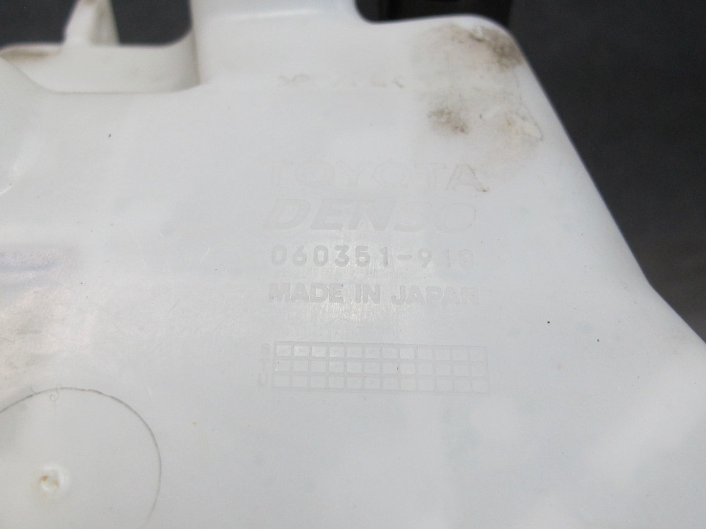98-05 Lexus GS400 GS430 GS300 Windshield Washer Fluid Reservoir Tank w Pump OEM