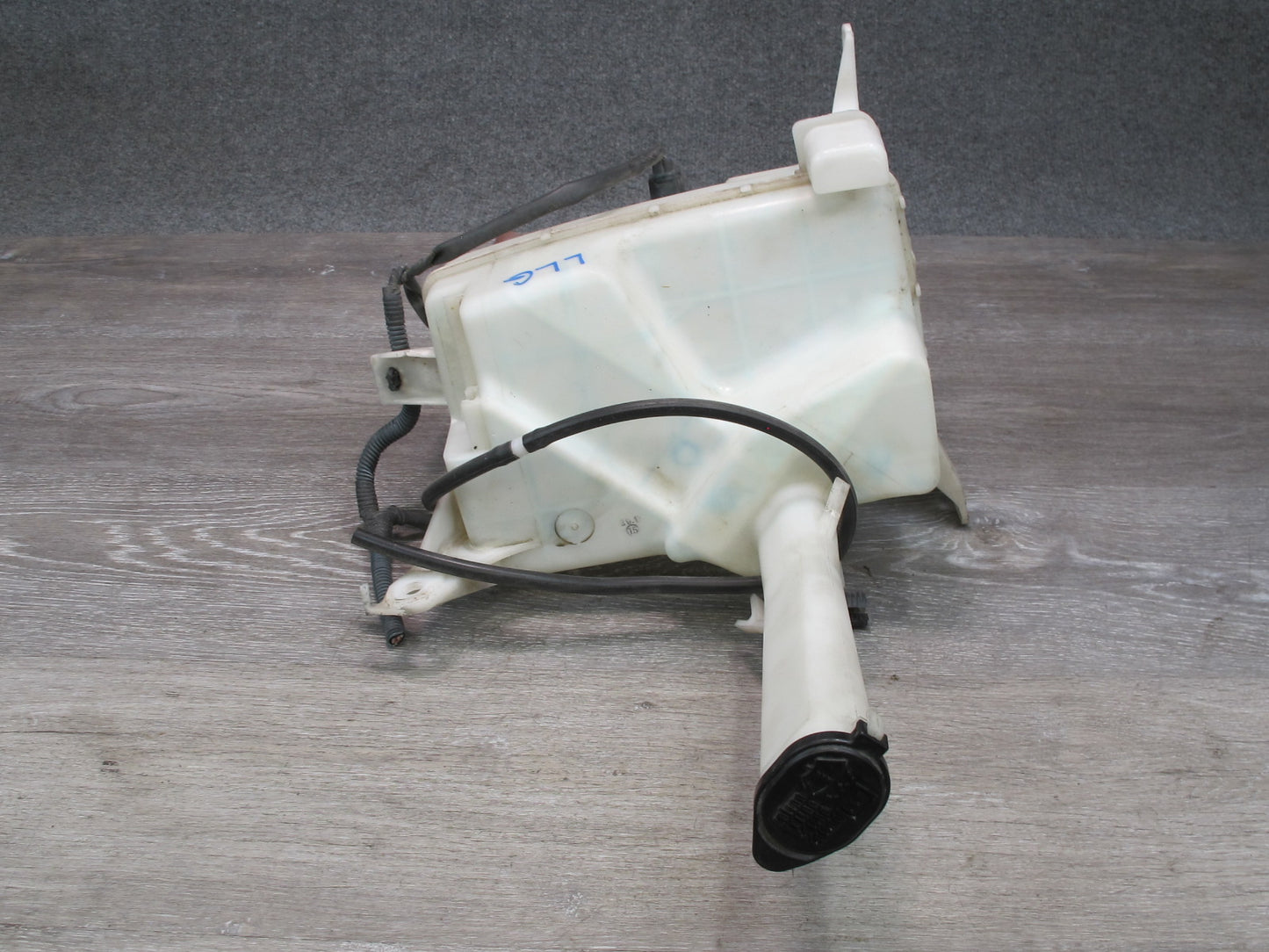 98-05 Lexus GS400 GS430 GS300 Windshield Washer Fluid Reservoir Tank w Pump OEM