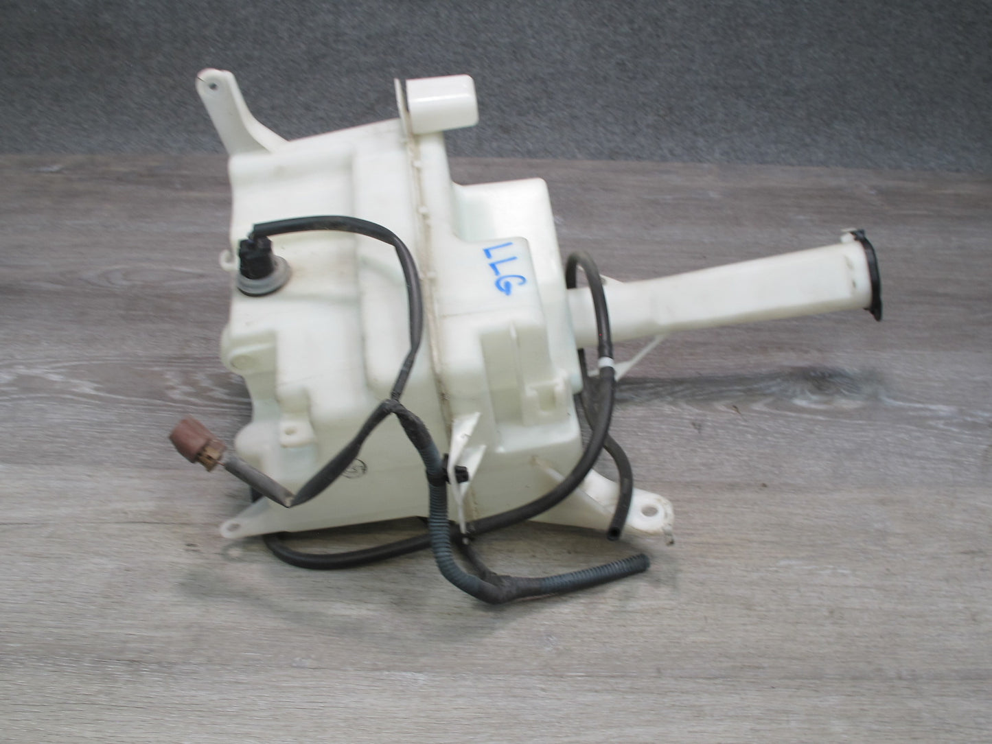 98-05 Lexus GS400 GS430 GS300 Windshield Washer Fluid Reservoir Tank w Pump OEM