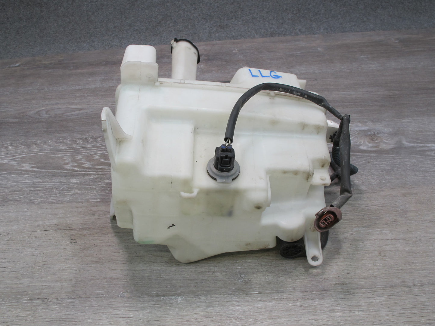 98-05 Lexus GS400 GS430 GS300 Windshield Washer Fluid Reservoir Tank w Pump OEM