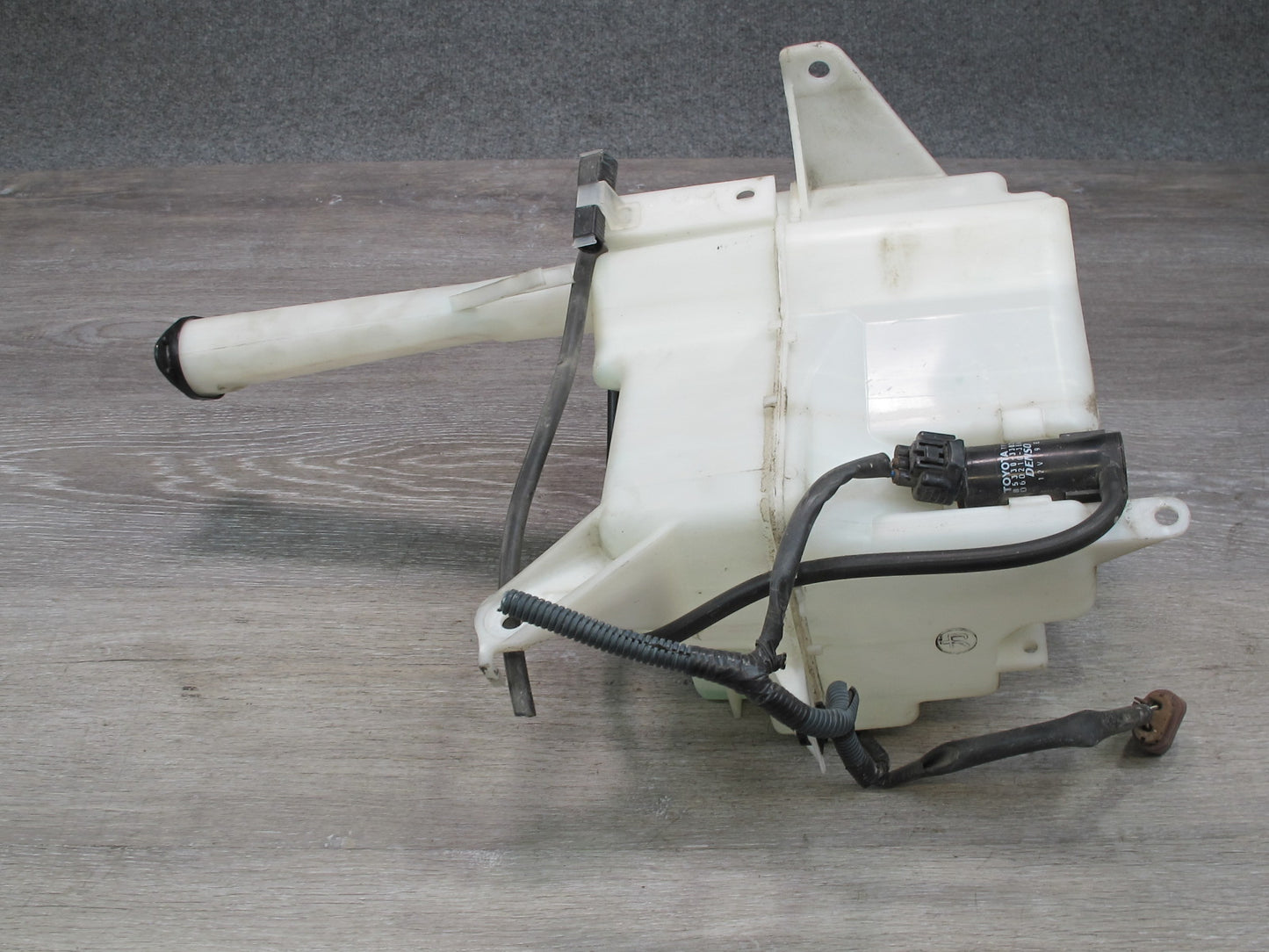 98-05 Lexus GS400 GS430 GS300 Windshield Washer Fluid Reservoir Tank w Pump OEM