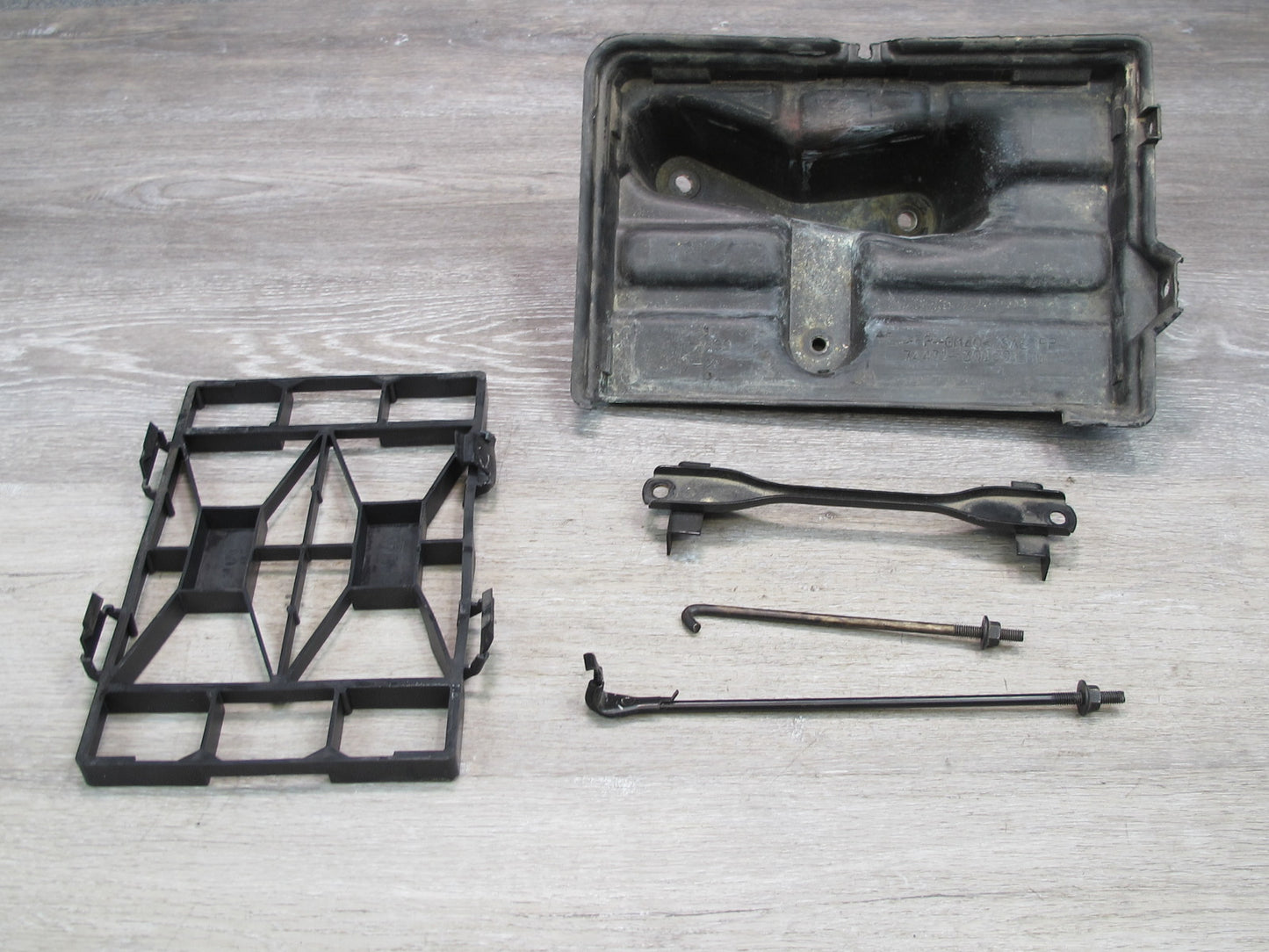 98-05 Lexus JZS160L GS400 GS430 GS300 Battery Tray Base Holder Bracket Set OEM