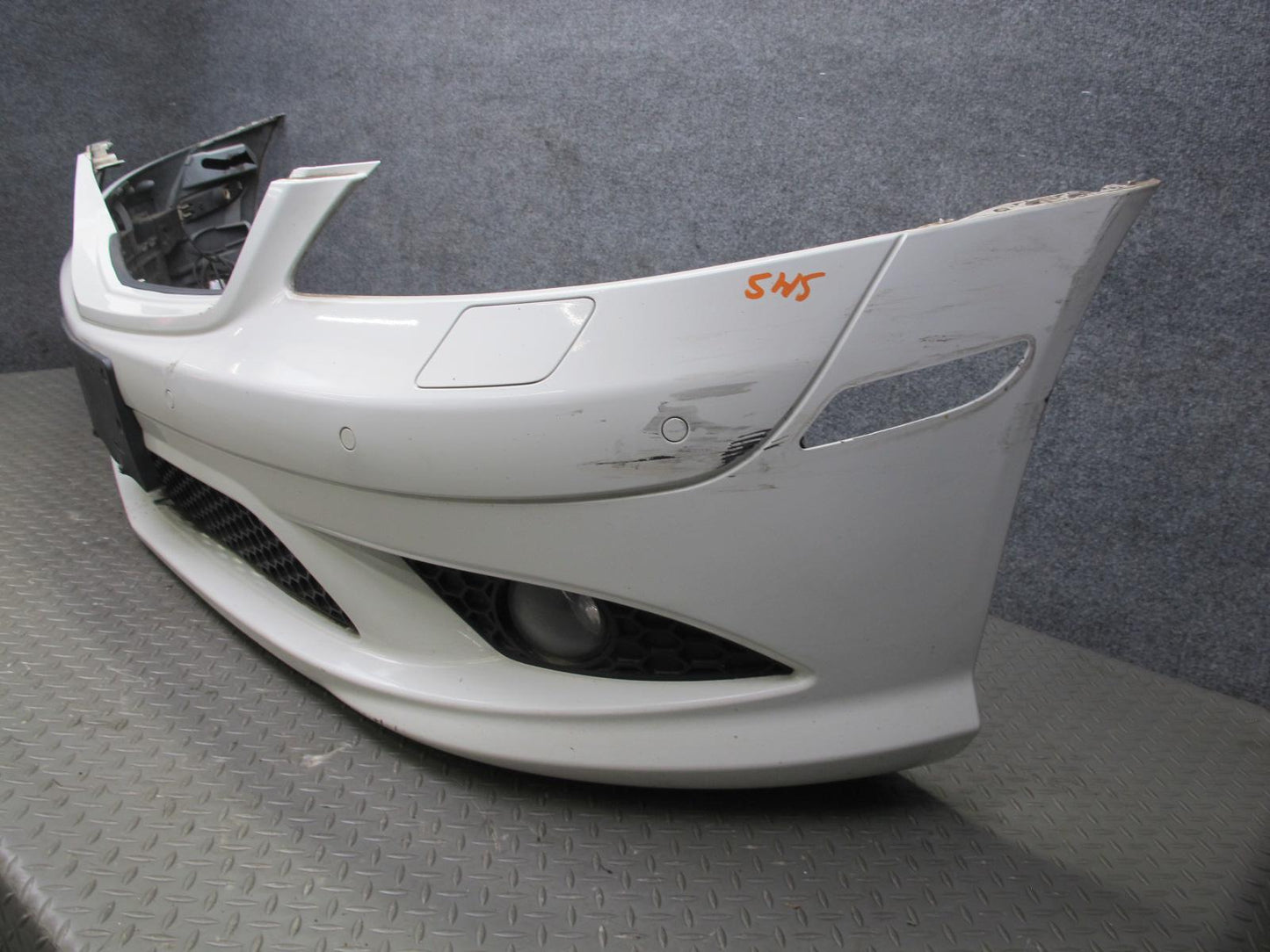 07-09 Mercedes W221 S AMG Front Bumper Cover w Fog Light & PDC White Damaged