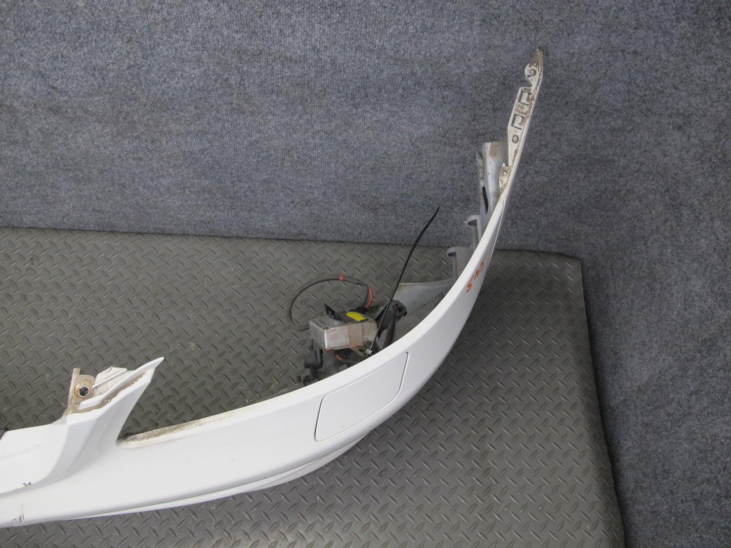 07-09 Mercedes W221 S AMG Front Bumper Cover w Fog Light & PDC White Damaged