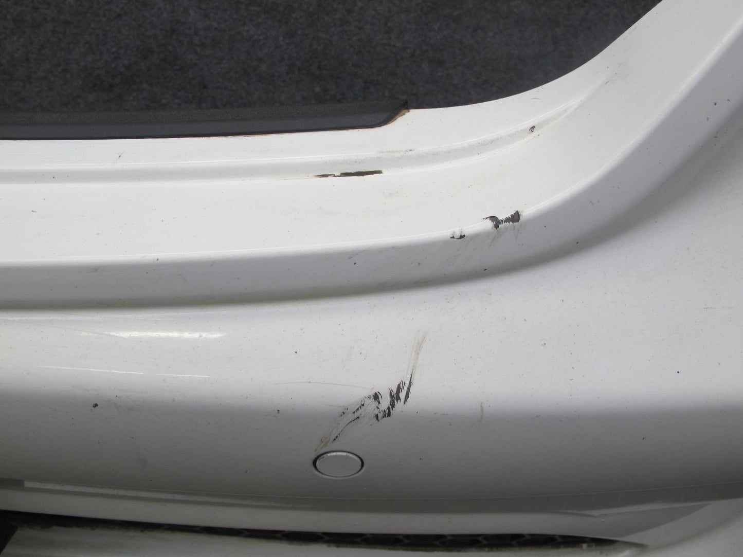 07-09 Mercedes W221 S AMG Front Bumper Cover w Fog Light & PDC White Damaged