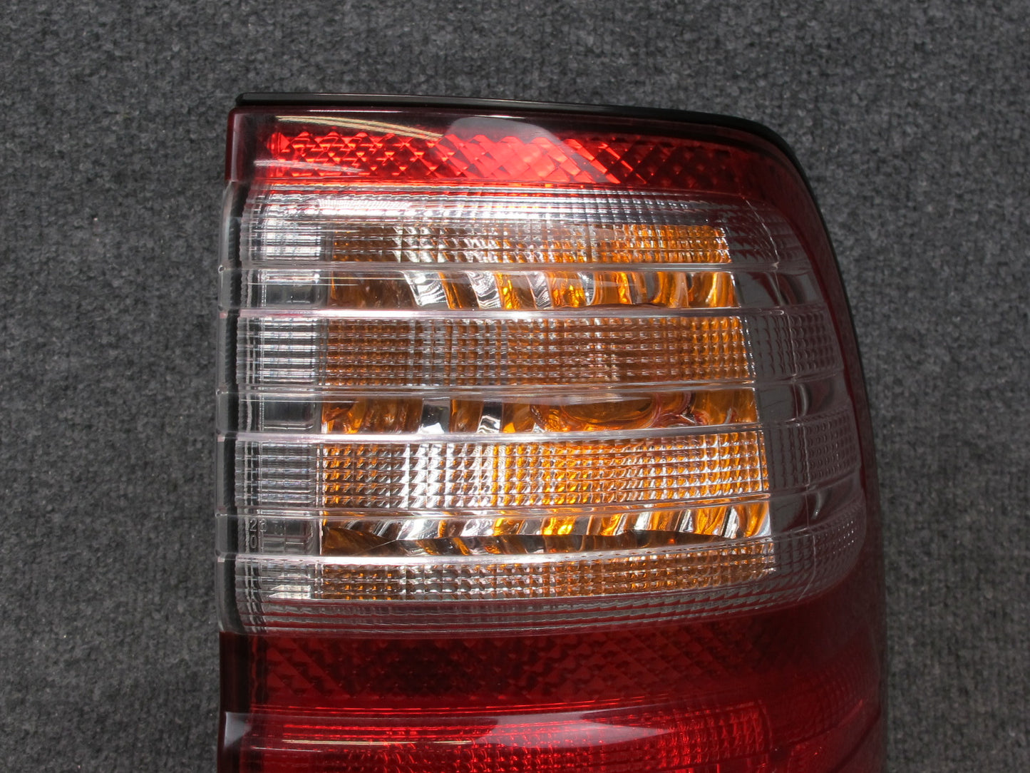 1998-2006 Lexus UZJ100L LX470 Rear Right Passenger Side Outer Tail Light Lamp