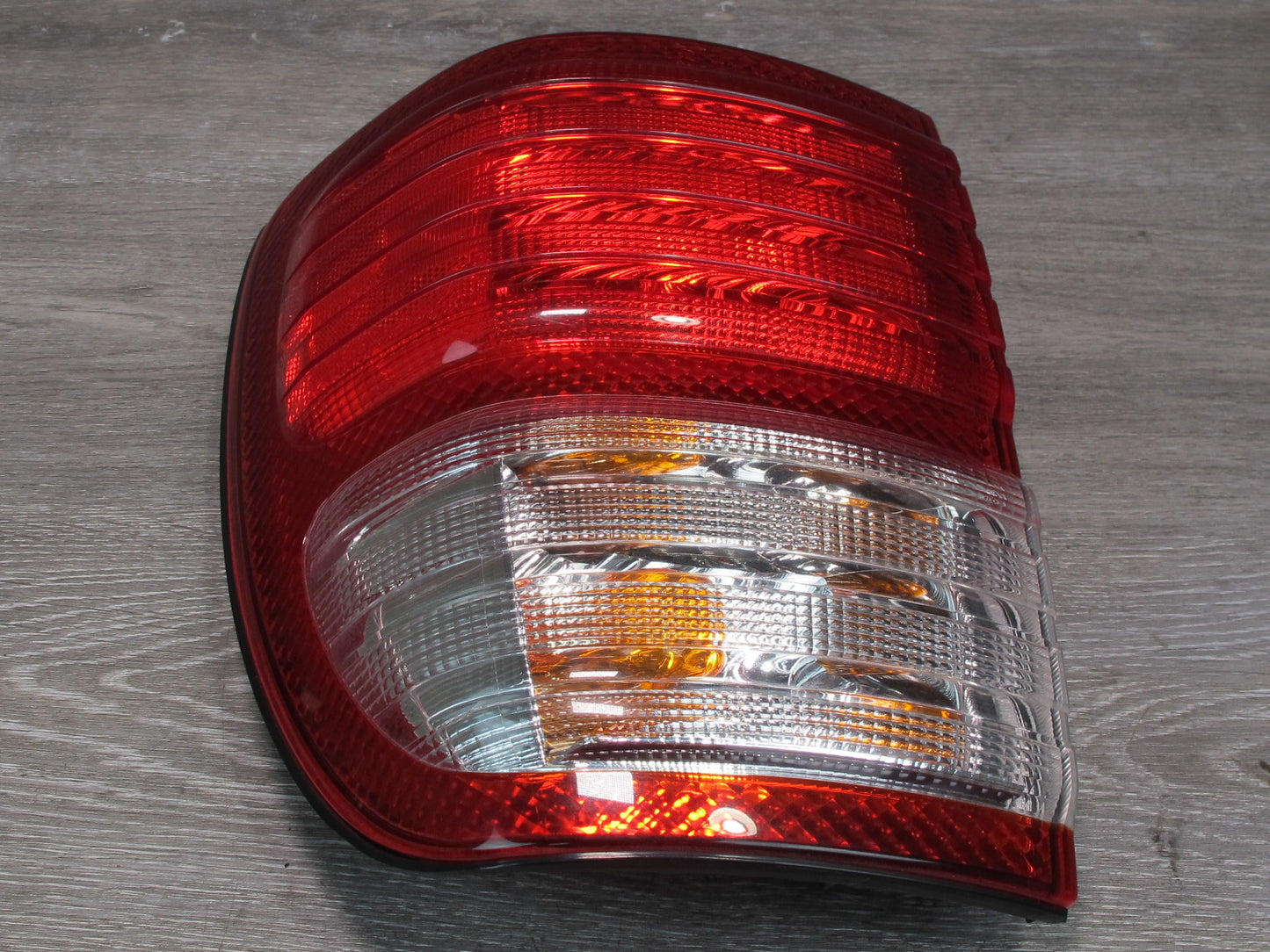 1998-2006 Lexus UZJ100L LX470 Rear Right Passenger Side Outer Tail Light Lamp