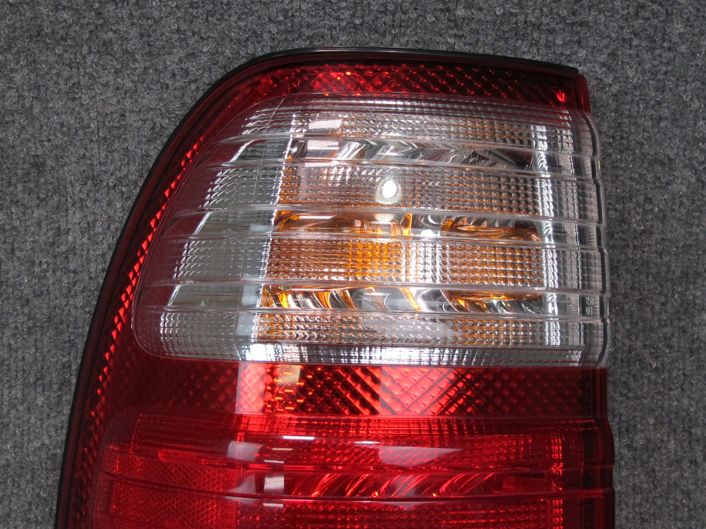 1998-2006 Lexus UZJ100L LX470 Rear Left Drvier Side Outer Tail Light Lamp