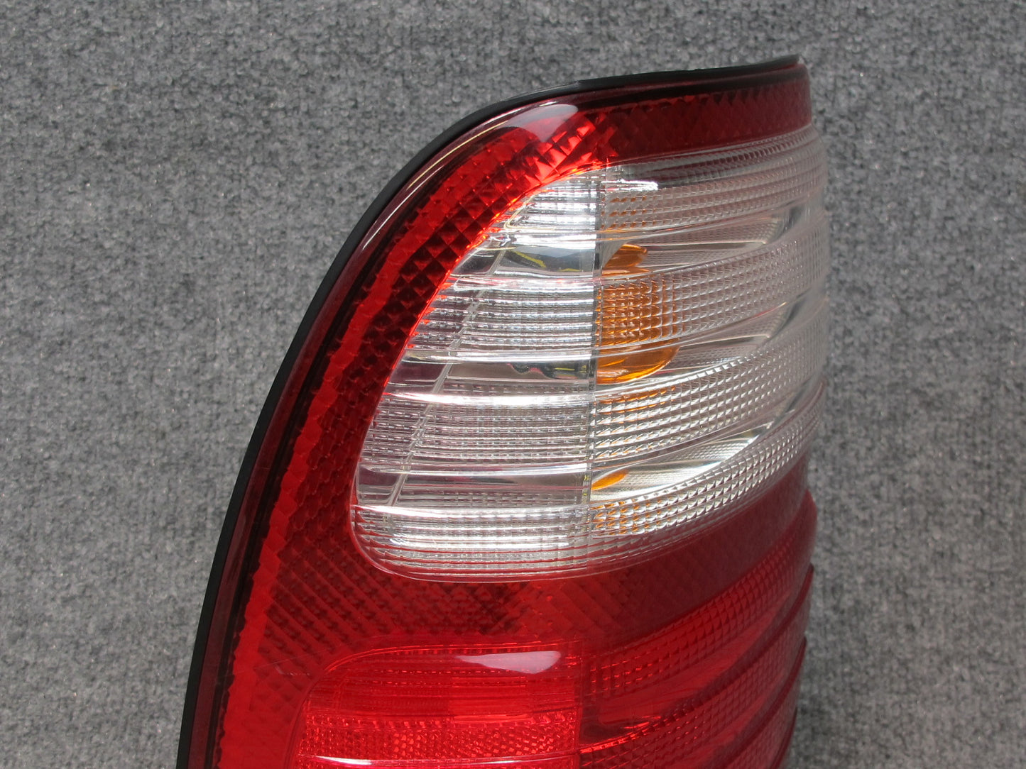 1998-2006 Lexus UZJ100L LX470 Rear Left Drvier Side Outer Tail Light Lamp