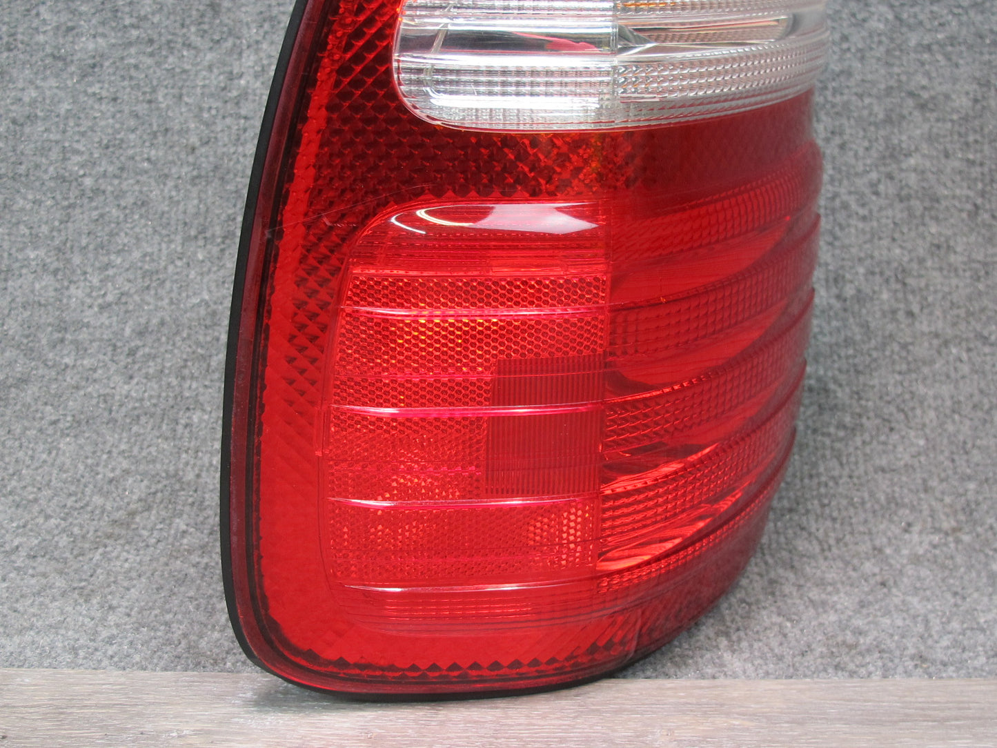1998-2006 Lexus UZJ100L LX470 Rear Left Drvier Side Outer Tail Light Lamp